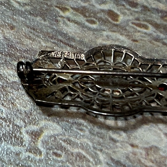 Art Deco Sterling Silver Ornate Design Small Pin With Pink Gems And Clear Gem - Picture 12 of 13